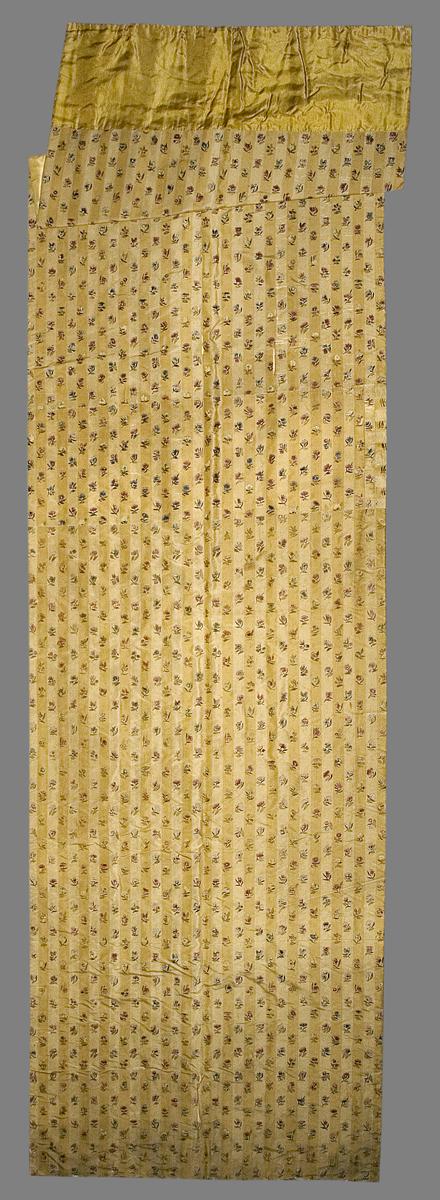 1957.1300 B Window Hanging
