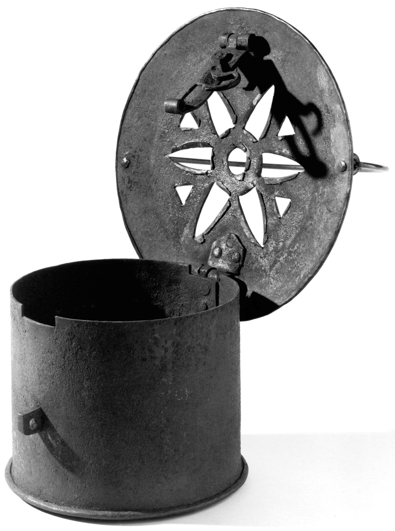 1975.0232 Foot Warmer (view 2), B+W