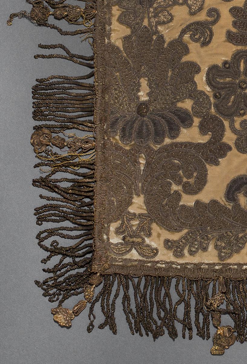 1975.0233 Pillow, Detail 8