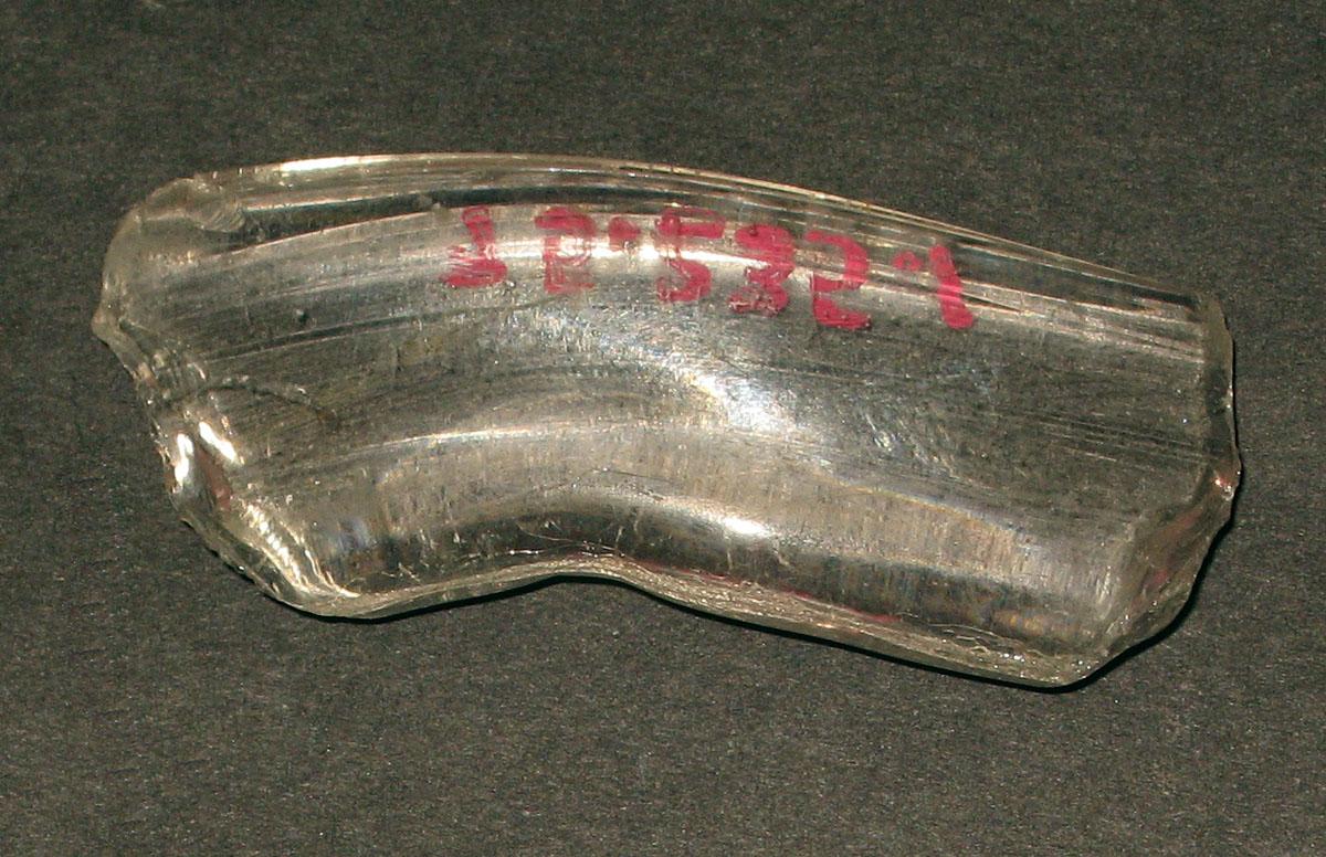 1975.0235.001 Glass fragment