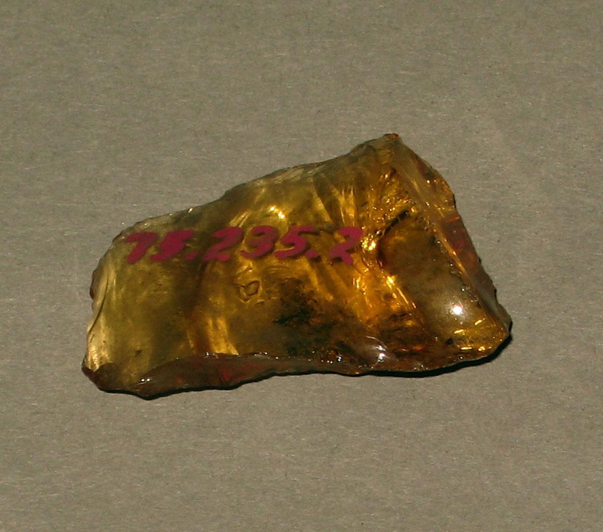1975.0235.002 Glass fragment