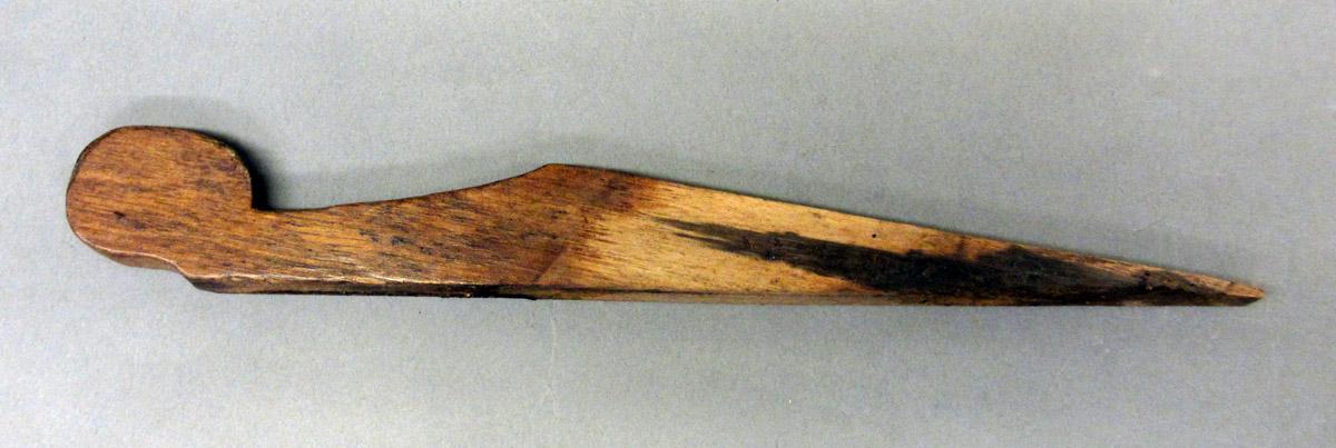 1975.267.002 Rabbet plane, wedge view1