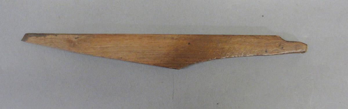 1975.267.004 Rabbet plane, Wedge view 1