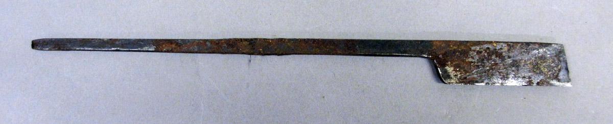 1975.267.004 Rabbet plane, iron view 1