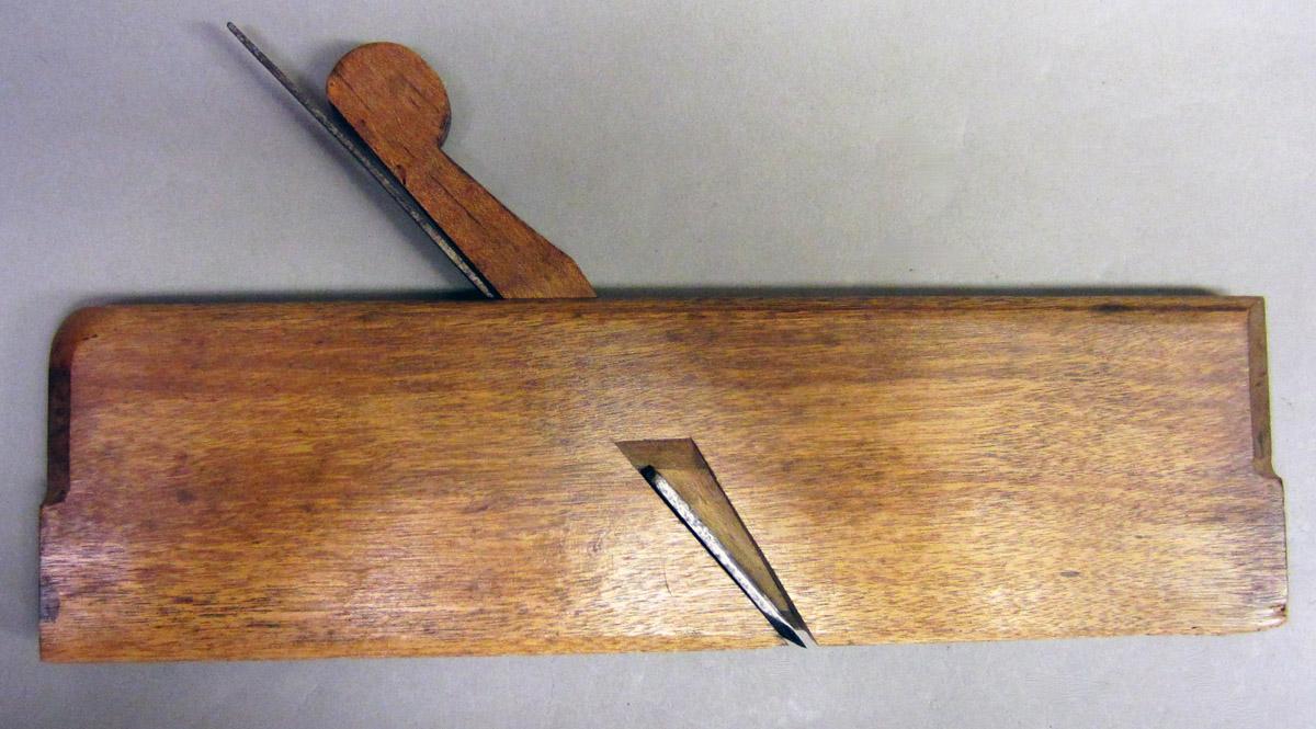 1975.267.007 Molding plane, full1