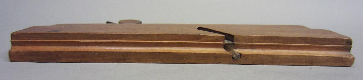 1975.267.008 Molding plane, underside