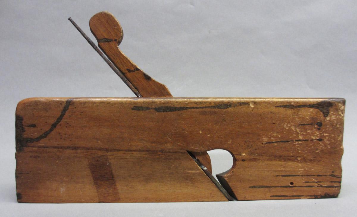 1975.0267.010 Skew rabbet plane, overall side 2