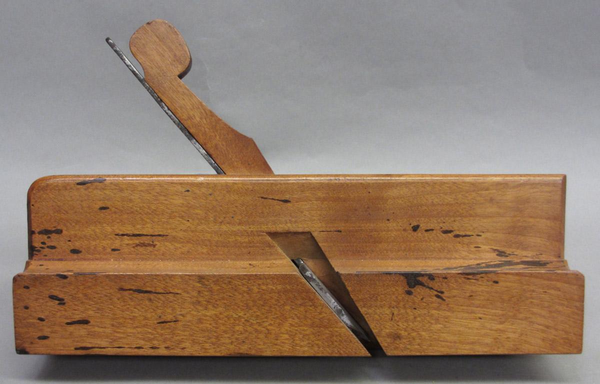 1975.267.12 molding plane, full1