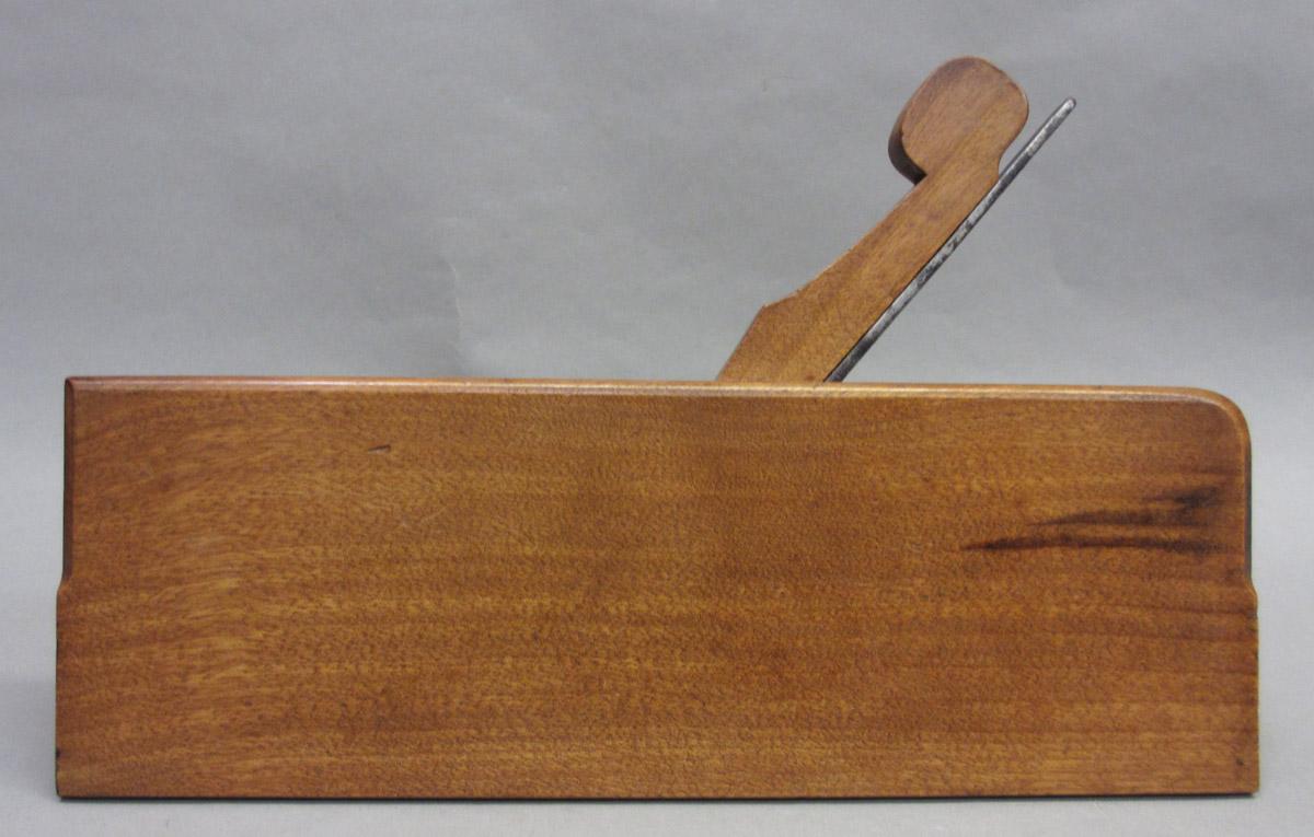 1975.267.12 molding plane, full2