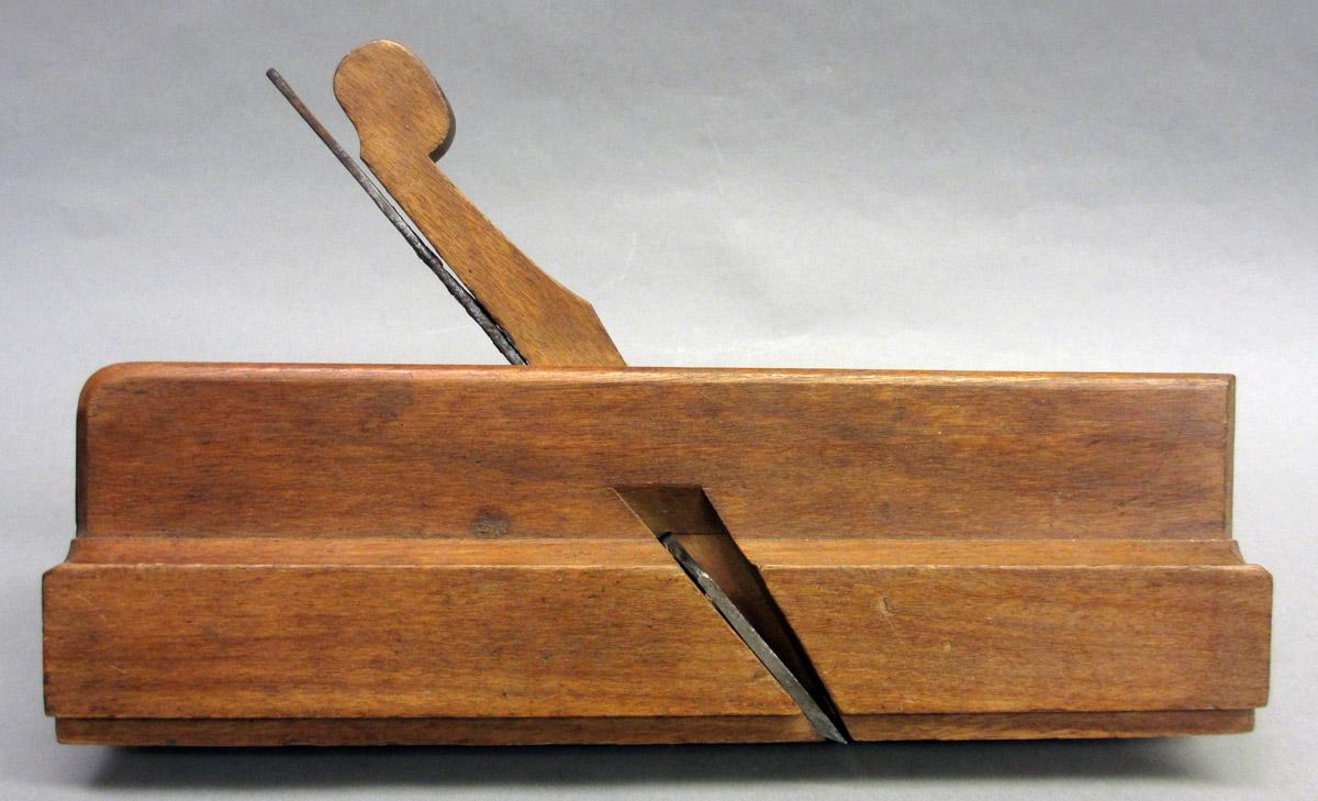 1975.276.16 Molding plane, view 1