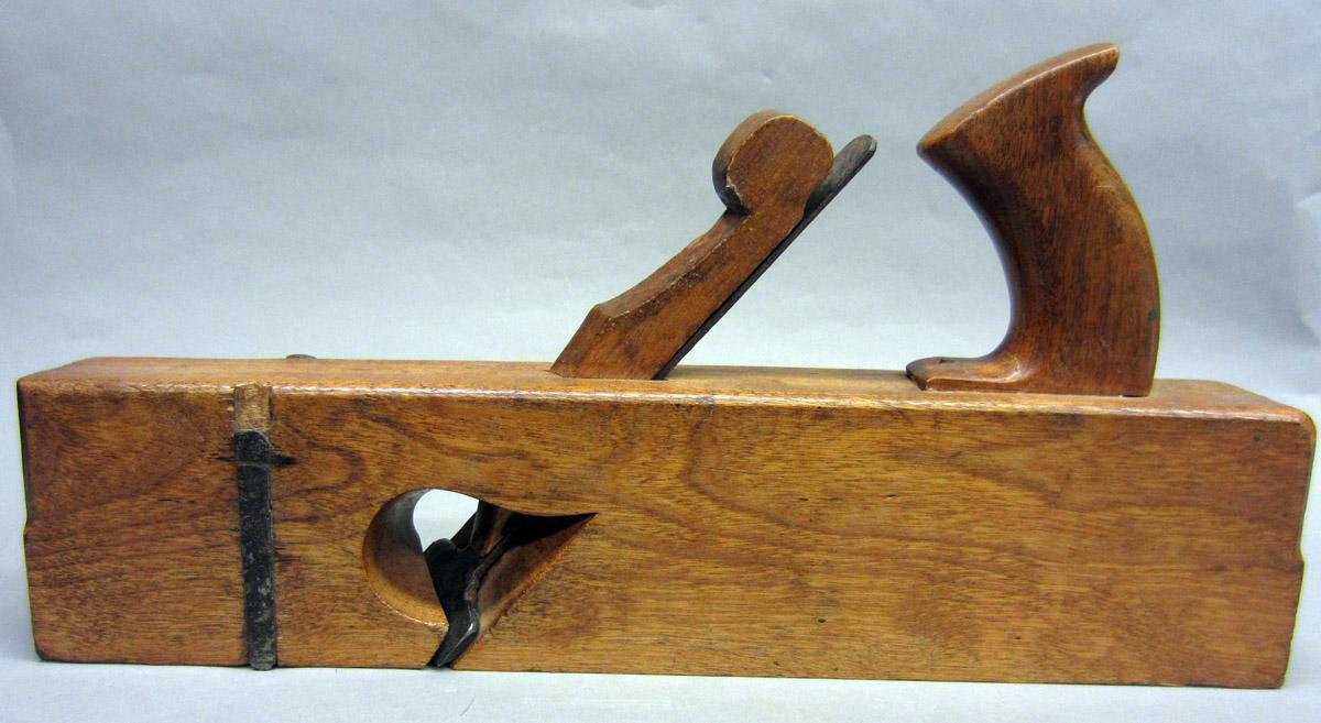 1975.267.019 Skew rabbet plane, view 1