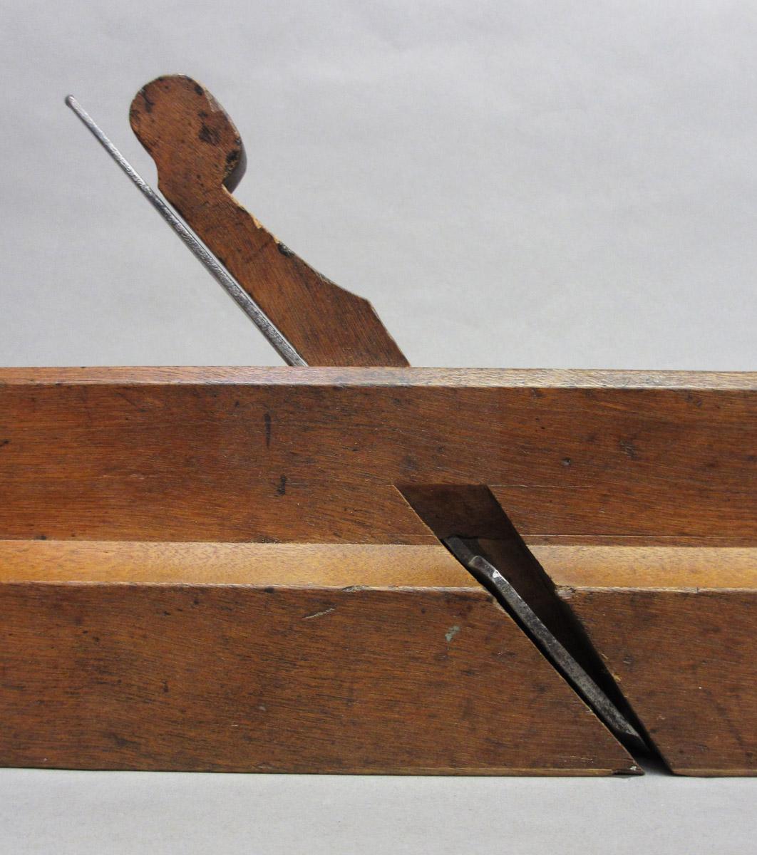 1975.0267.021 Molding plane, throat detail
