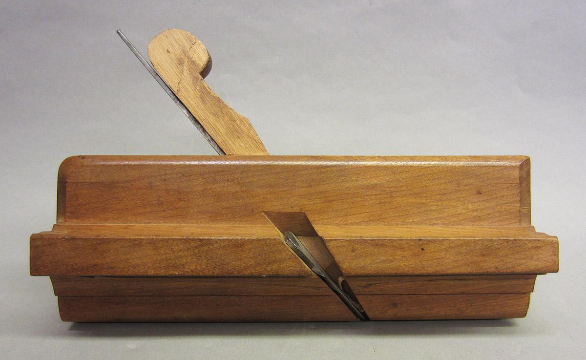 1975.0267.022 Molding plane, overall side 1