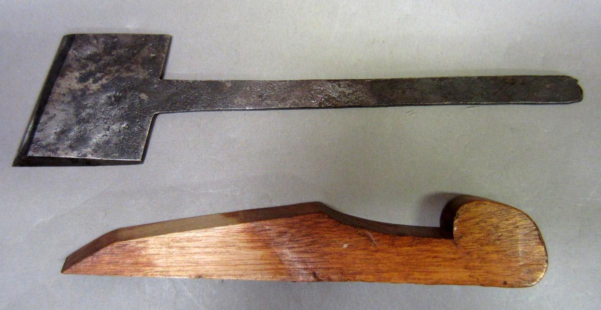 1975.0267.025 Skew rabbet plane, wedge iron view 2