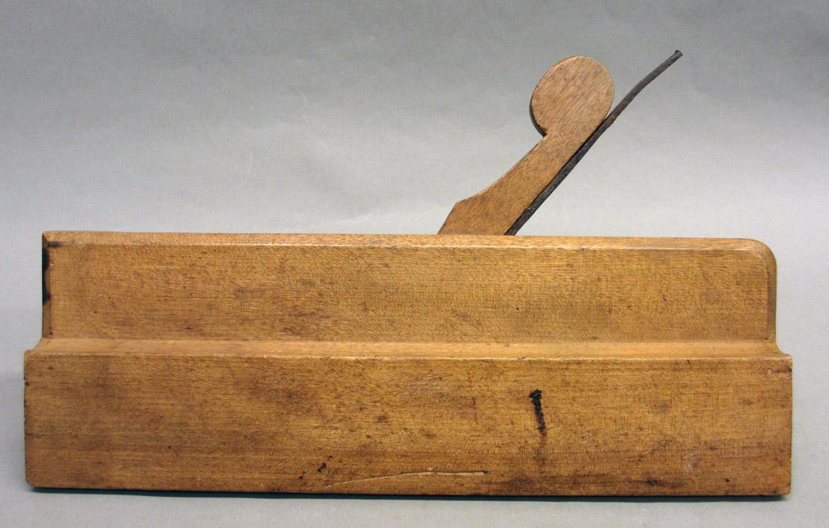 1975.267.026 Molding plane, view1