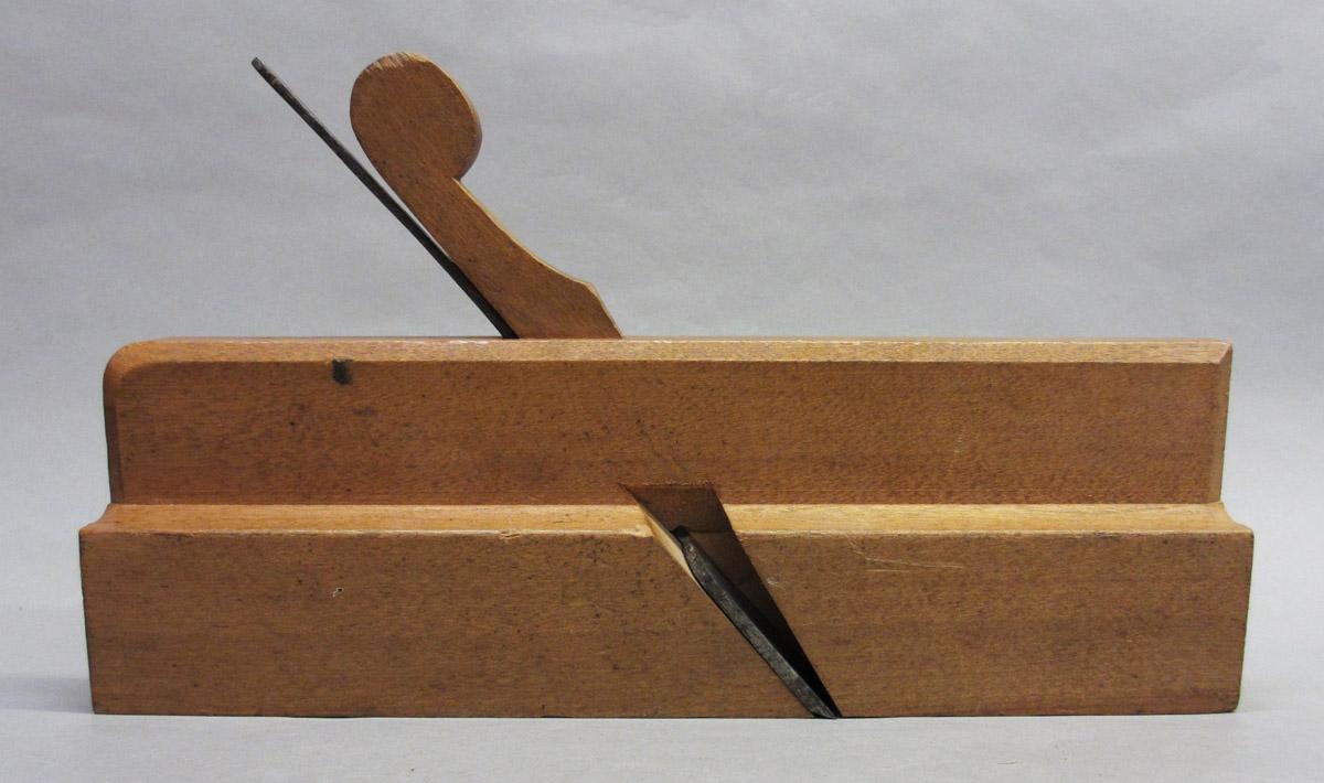 1975.0267.028 Molding plane, overall side 1