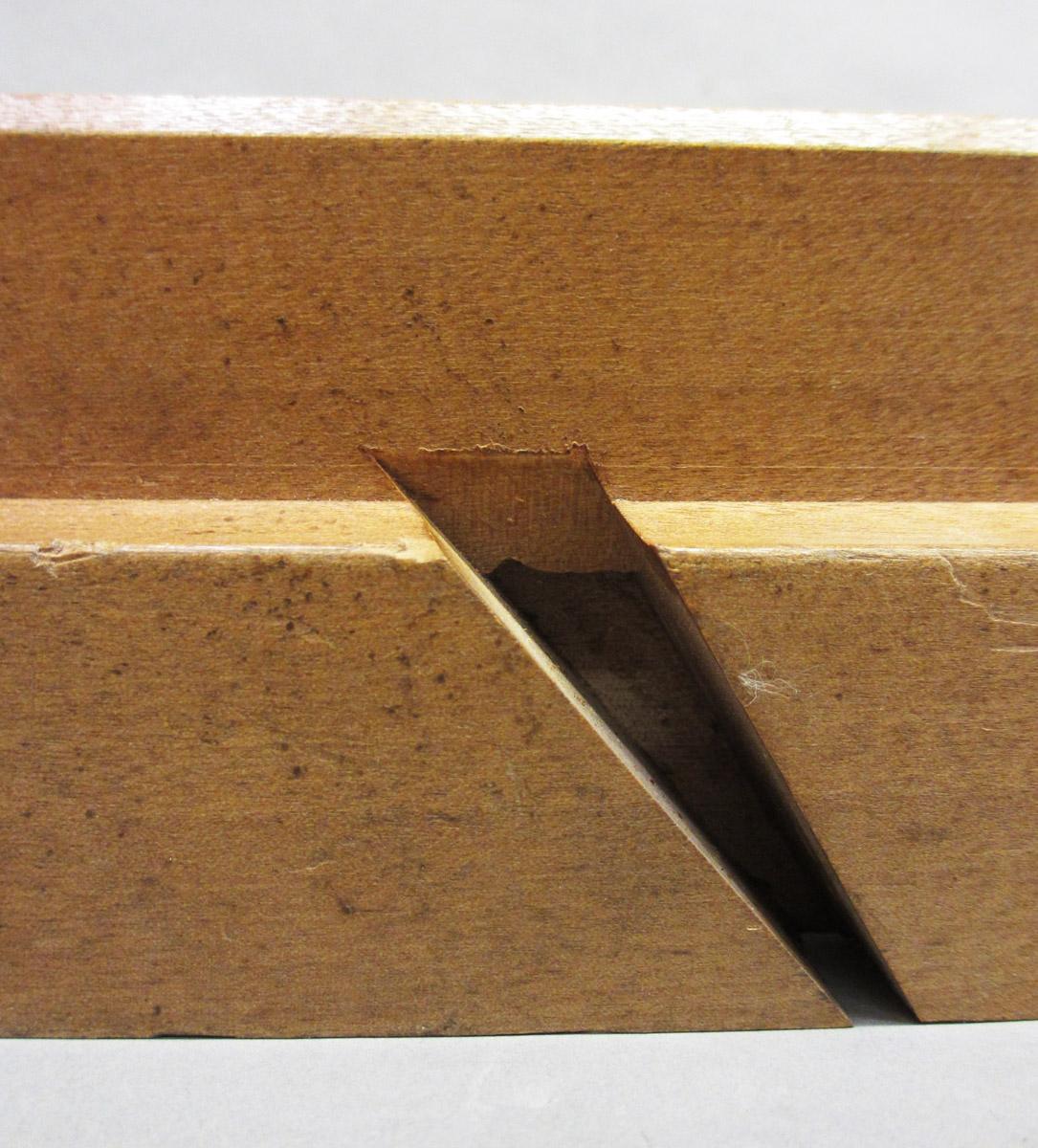 1975.0267.028 Molding plane, throat detail