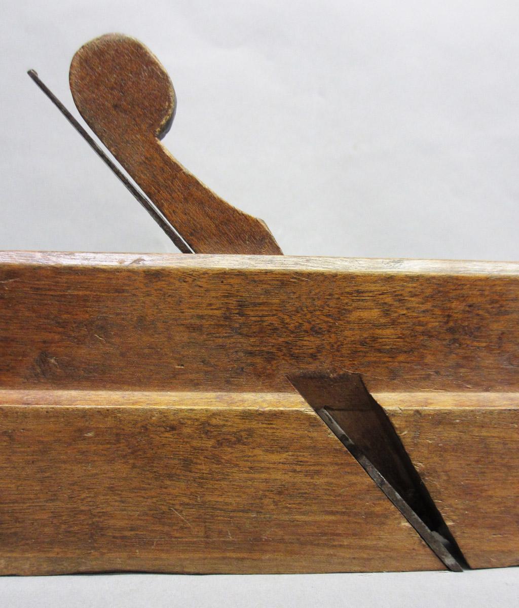 1975.0267.030 Hollow plane, throat detail