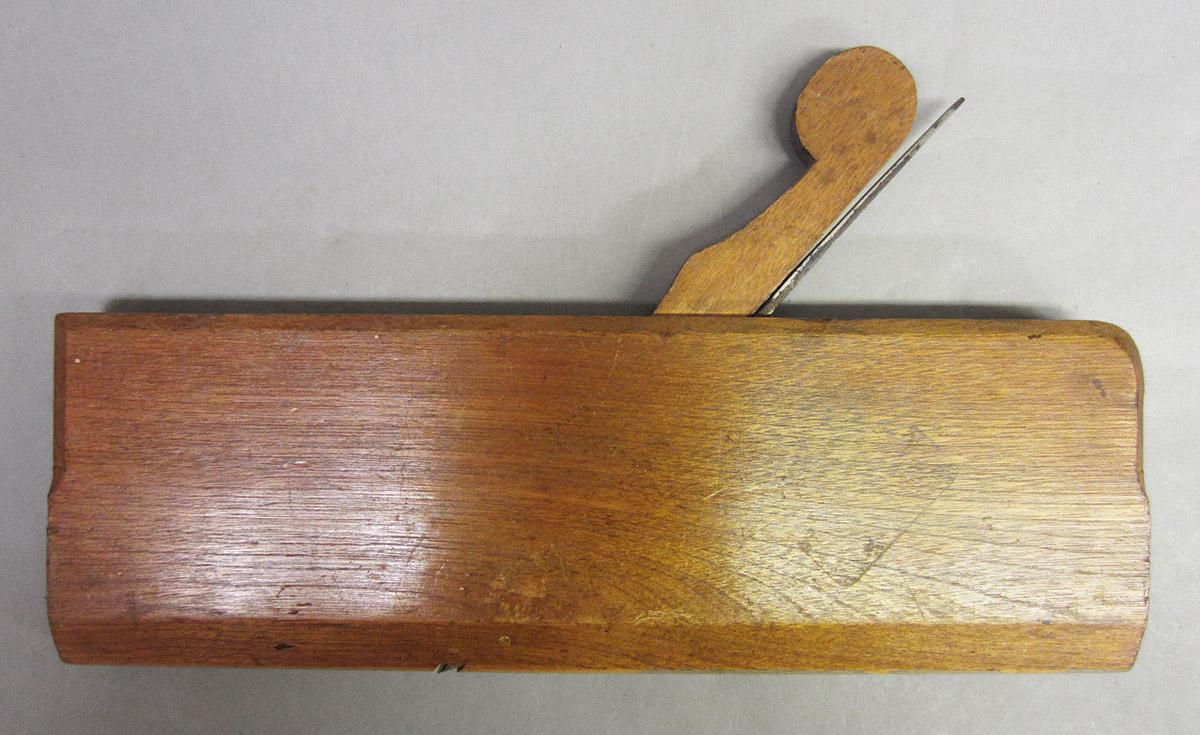 1975.0267.031 Round plane, overall side 2