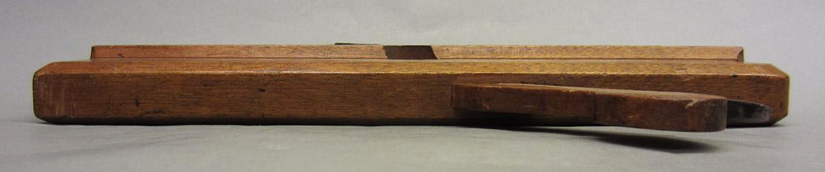 1975.0267.031 Round plane, top