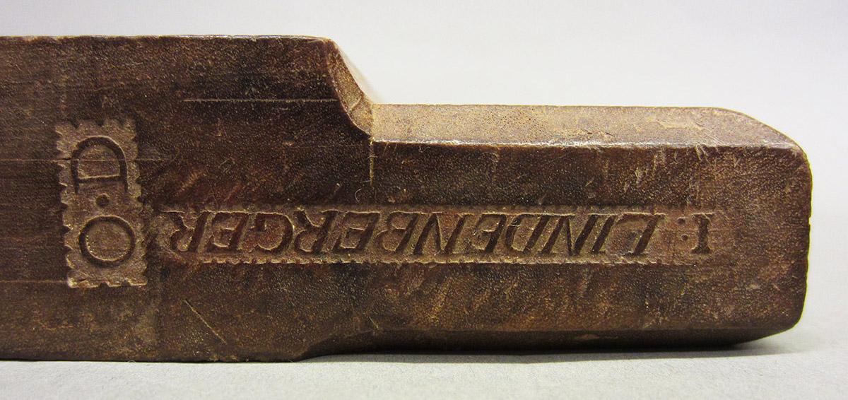 1975.0267.031 Round plane, marks