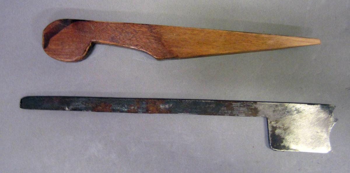 1975.0267.034 Molding plane, wedge iron view 2