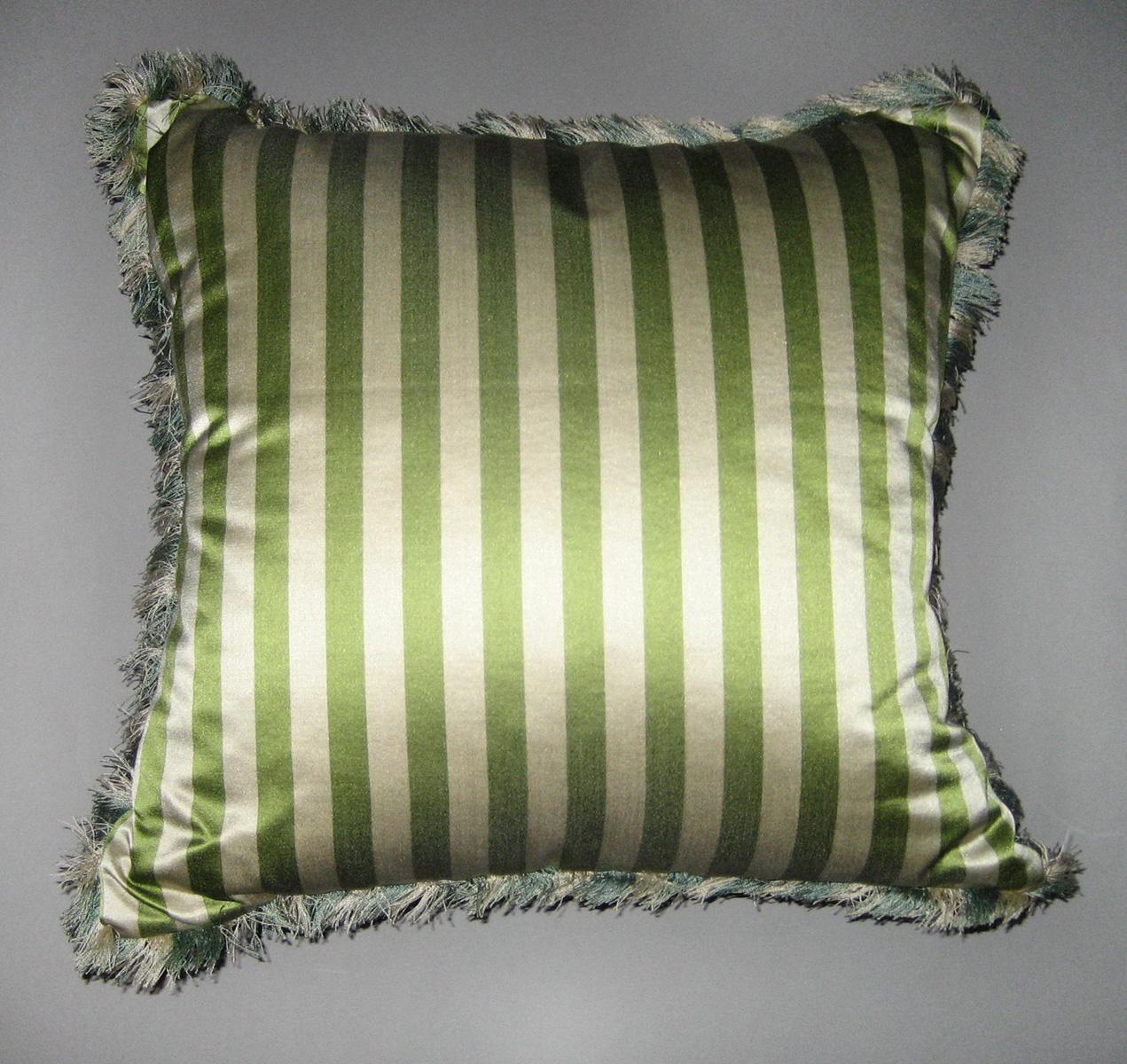 R2009.5017 C Pillow  for 1957.1064