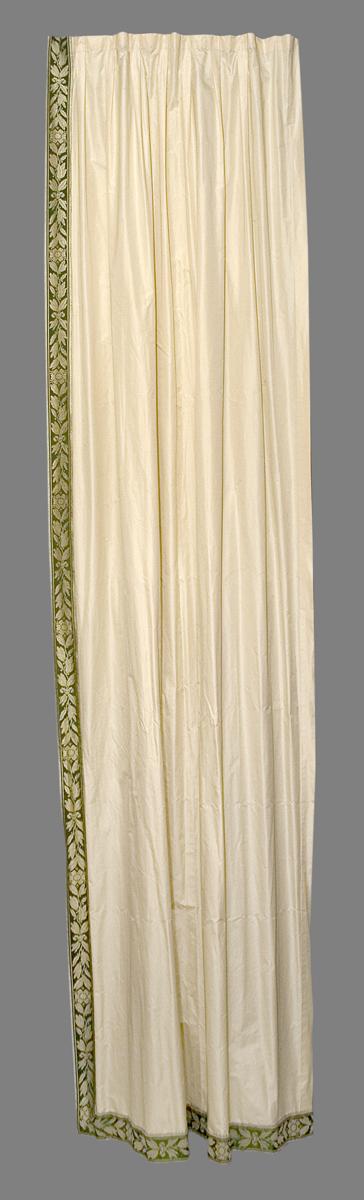 1975.0519.004 B Door Hanging, Side Curtain