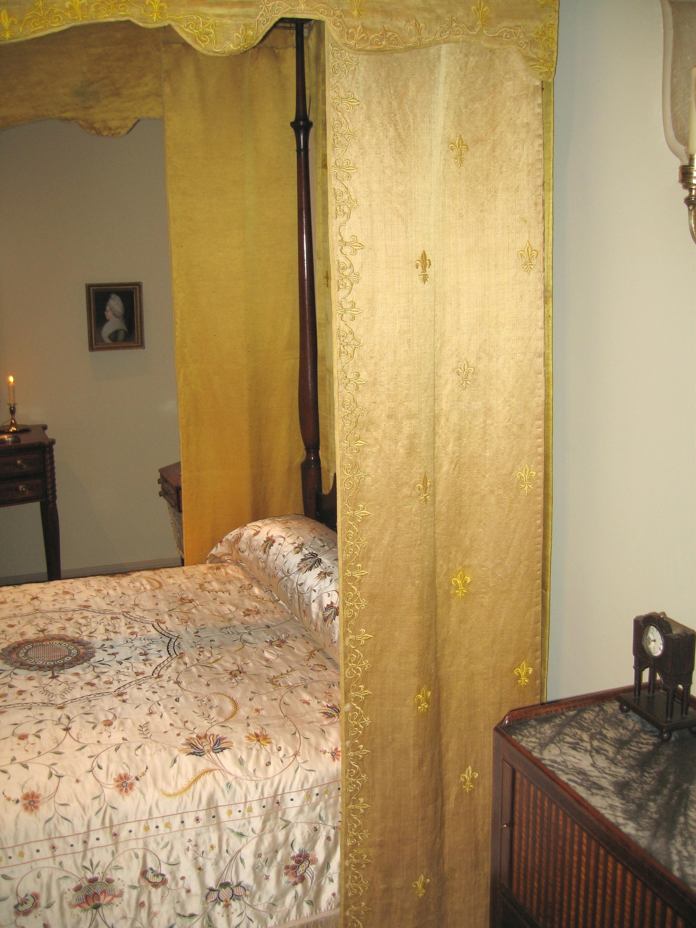 1957.1306.002 side curtain