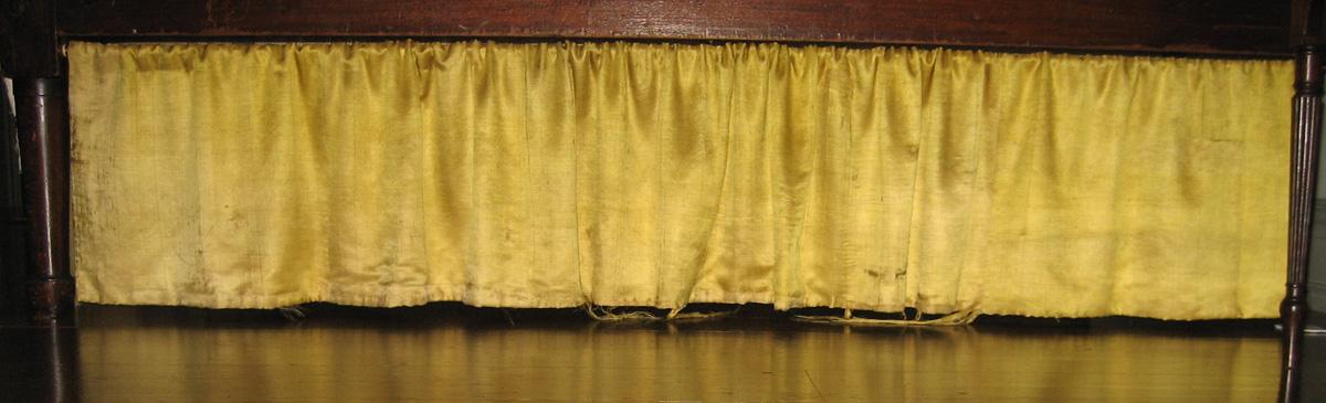 1957.1306.005 foot base valance