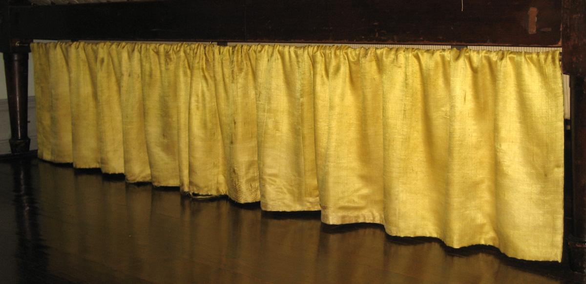 1957.1306.007 side base valance