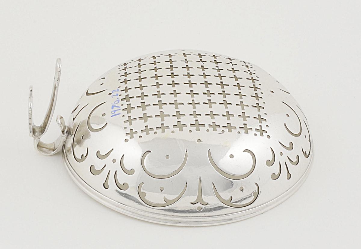1976.0022 Strainer, View 2