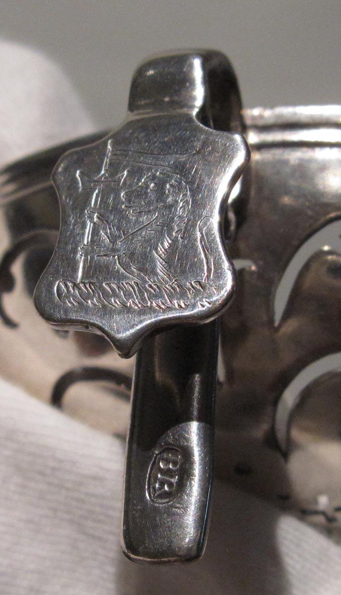 1976.0022 strainer mark and egraving 1