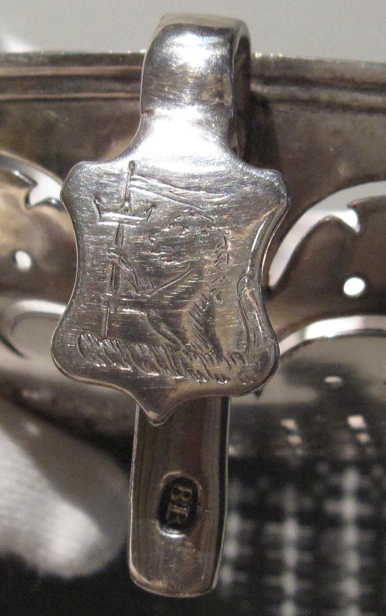 1976.0022 strainer mark and egraving 2