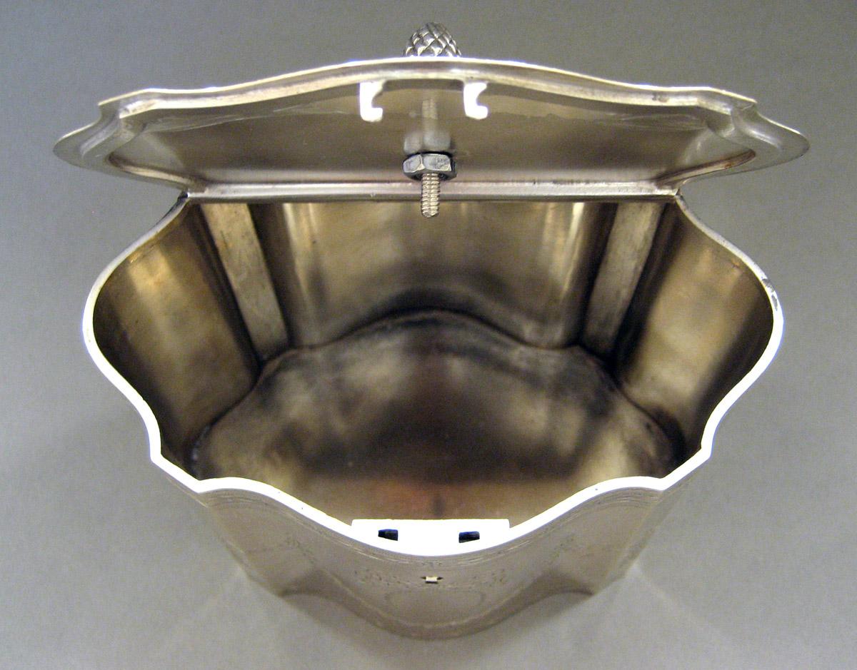 1976.0023 Silver Tea Cannister interior