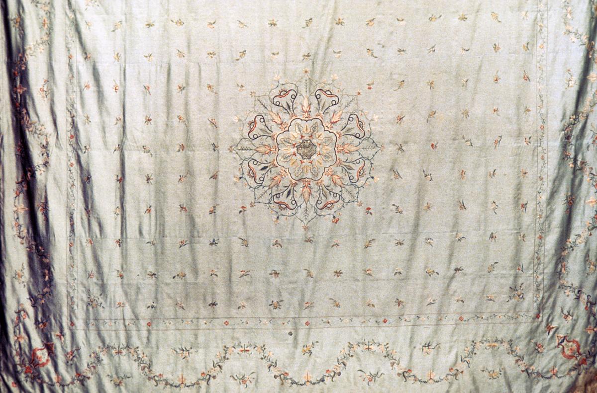 1957.1308 Bedcover, Detail