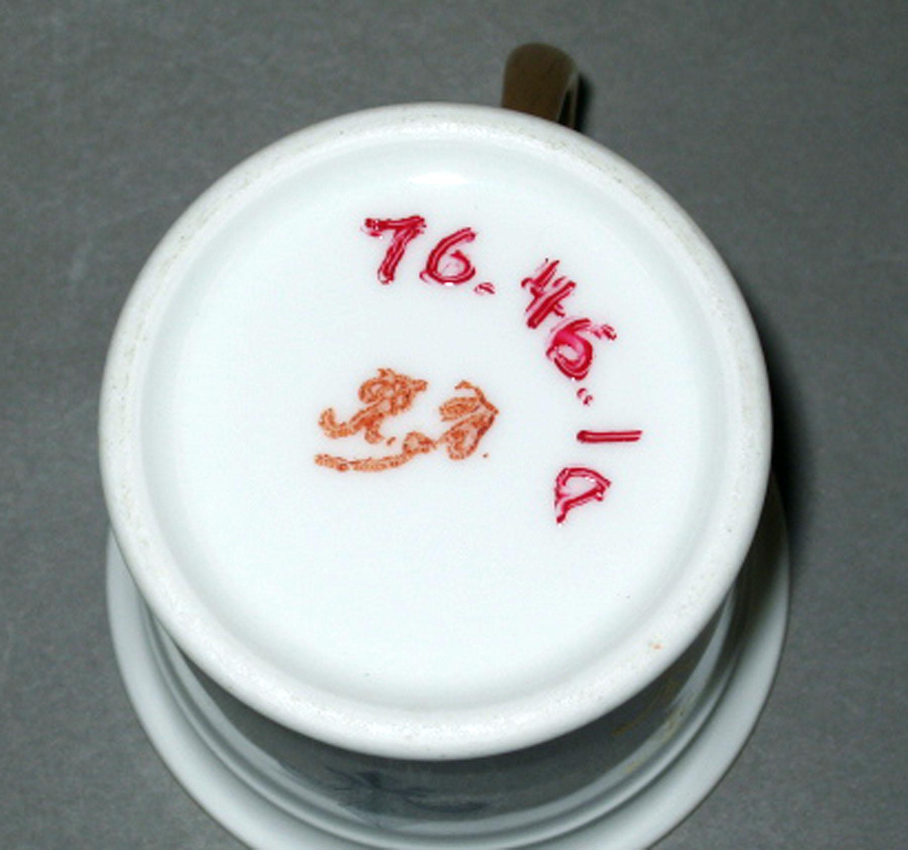 1976.0046.001 A Porcelain coffee cup (underside)