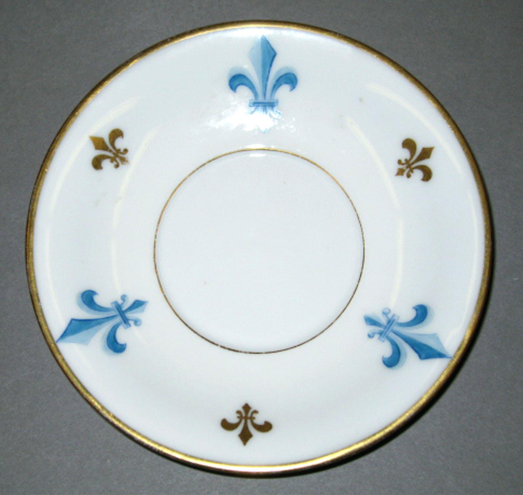 1976.0046.001 B Porcelain saucer
