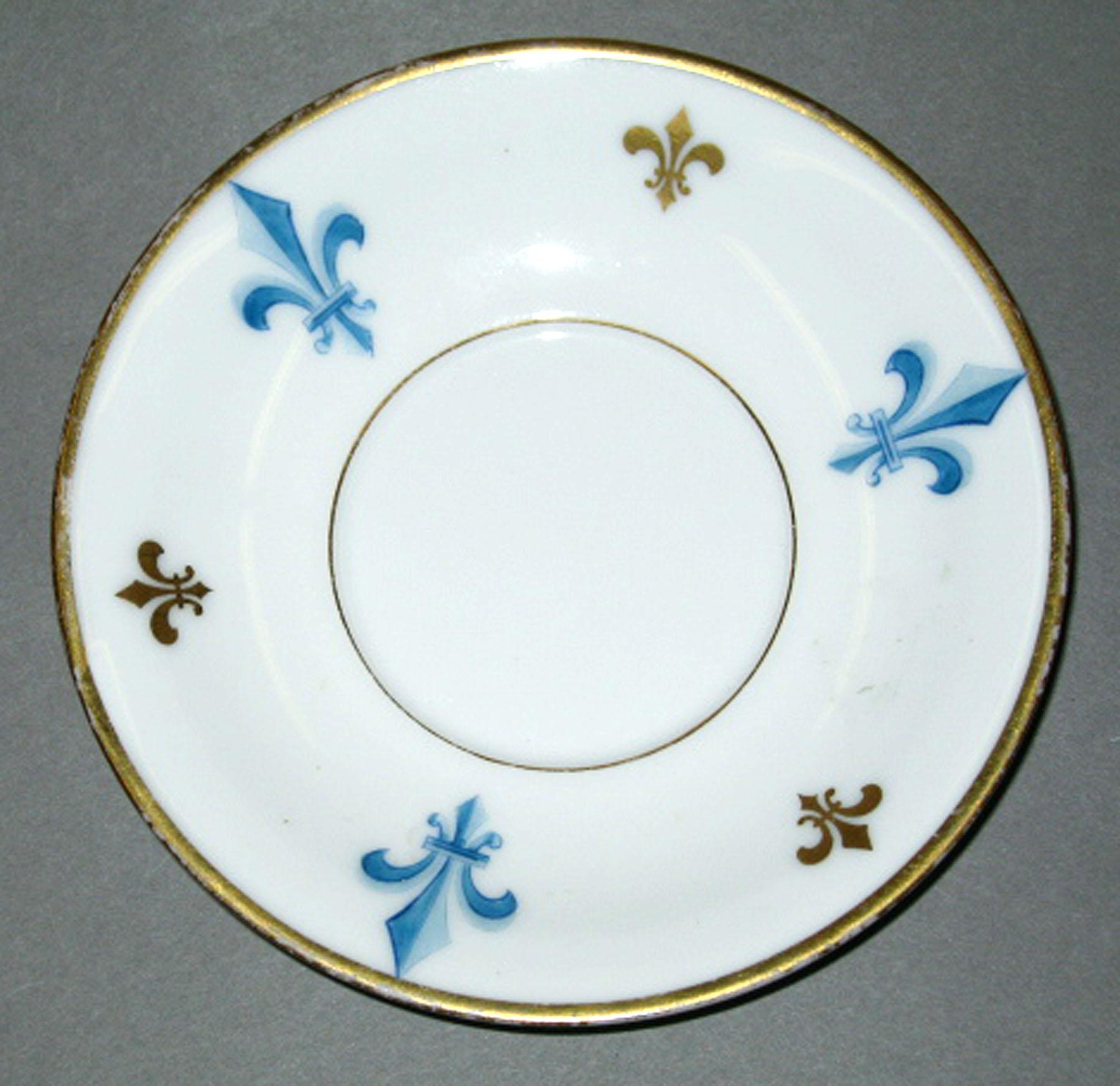 1976.0046.002 B Porcelain saucer