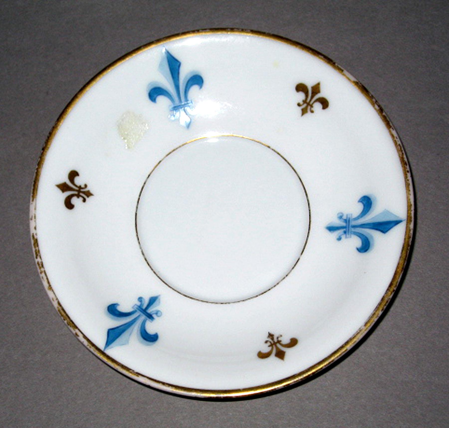 1976.0046.009 B Porcelain saucer