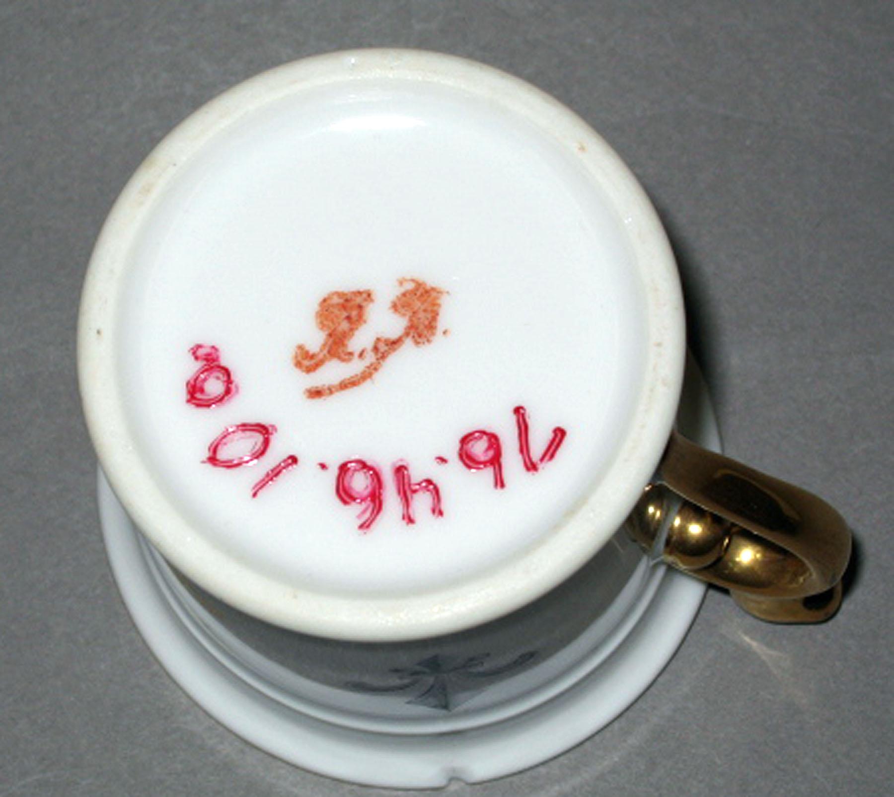 1976.0046.010 A Porcelain coffee cup (underside)