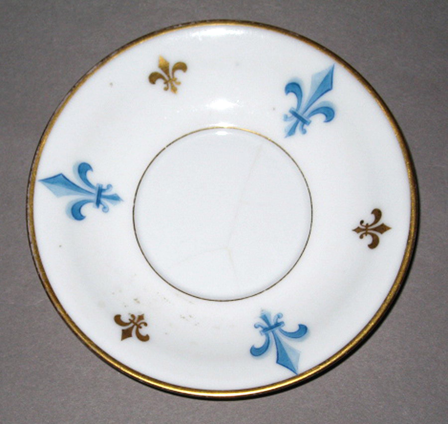 1976.0046.010 B Porcelain saucer