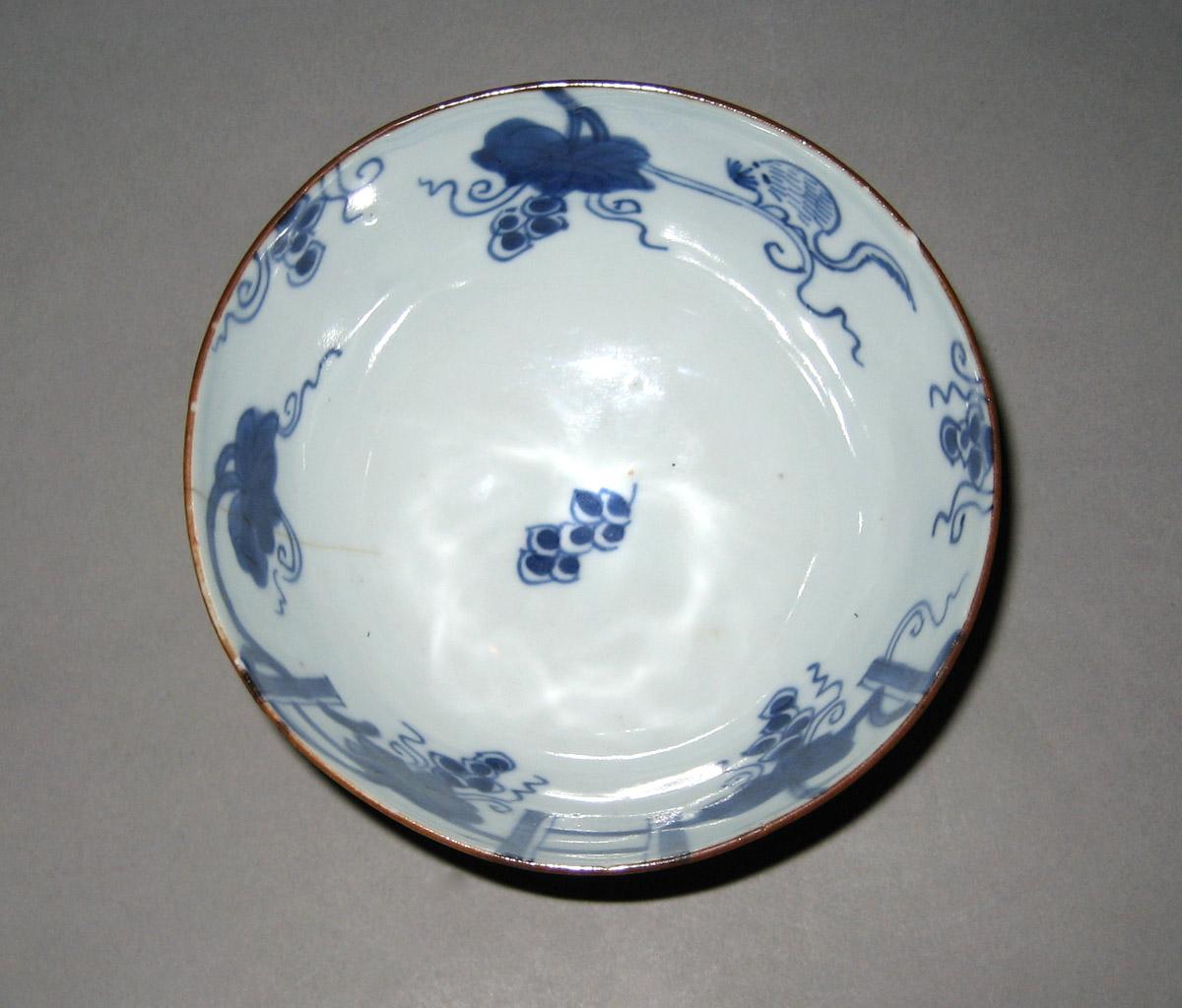 1976.0065 Porcelain Bowl interior view 2