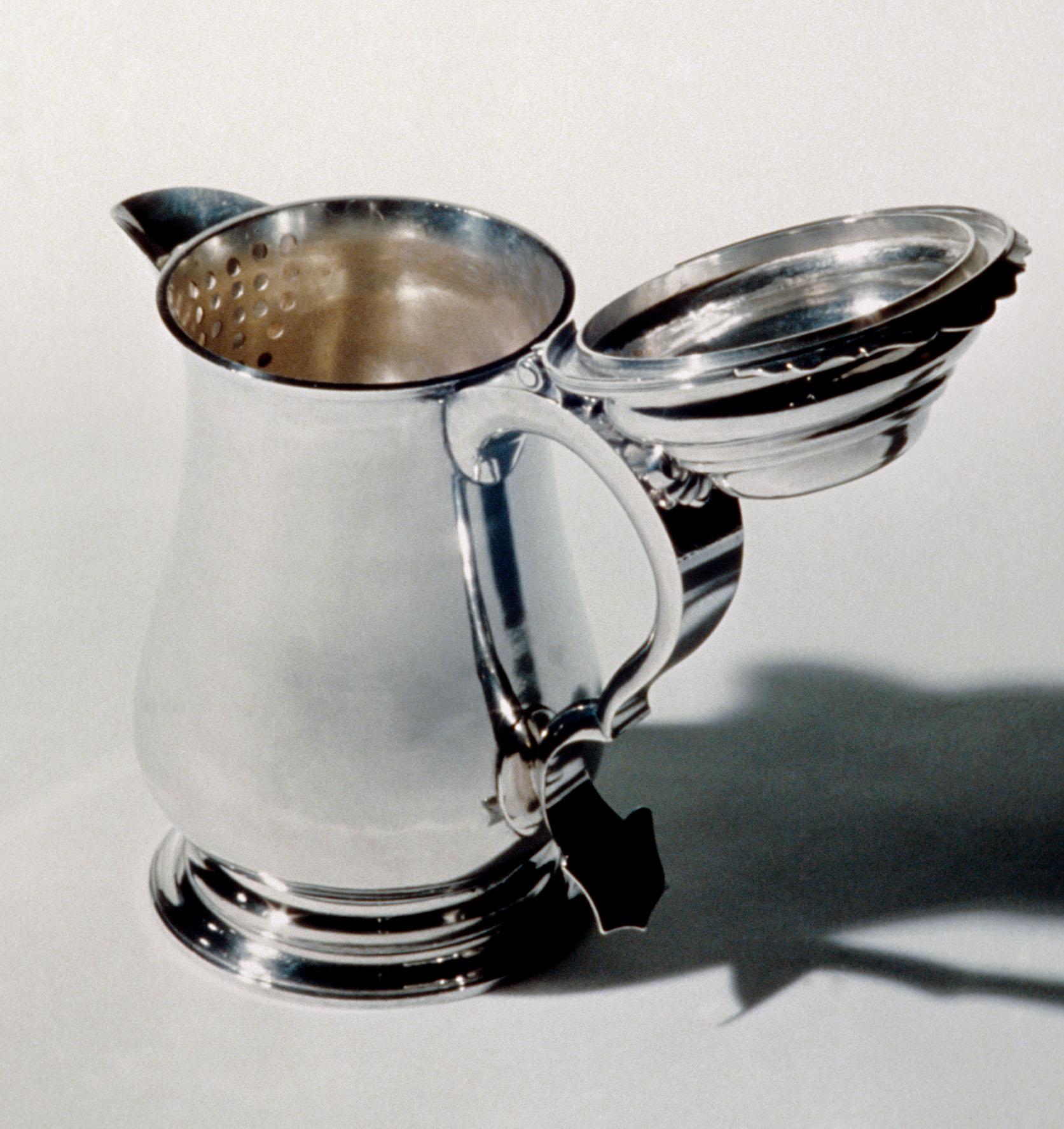1976.0071 Tankard, view 1