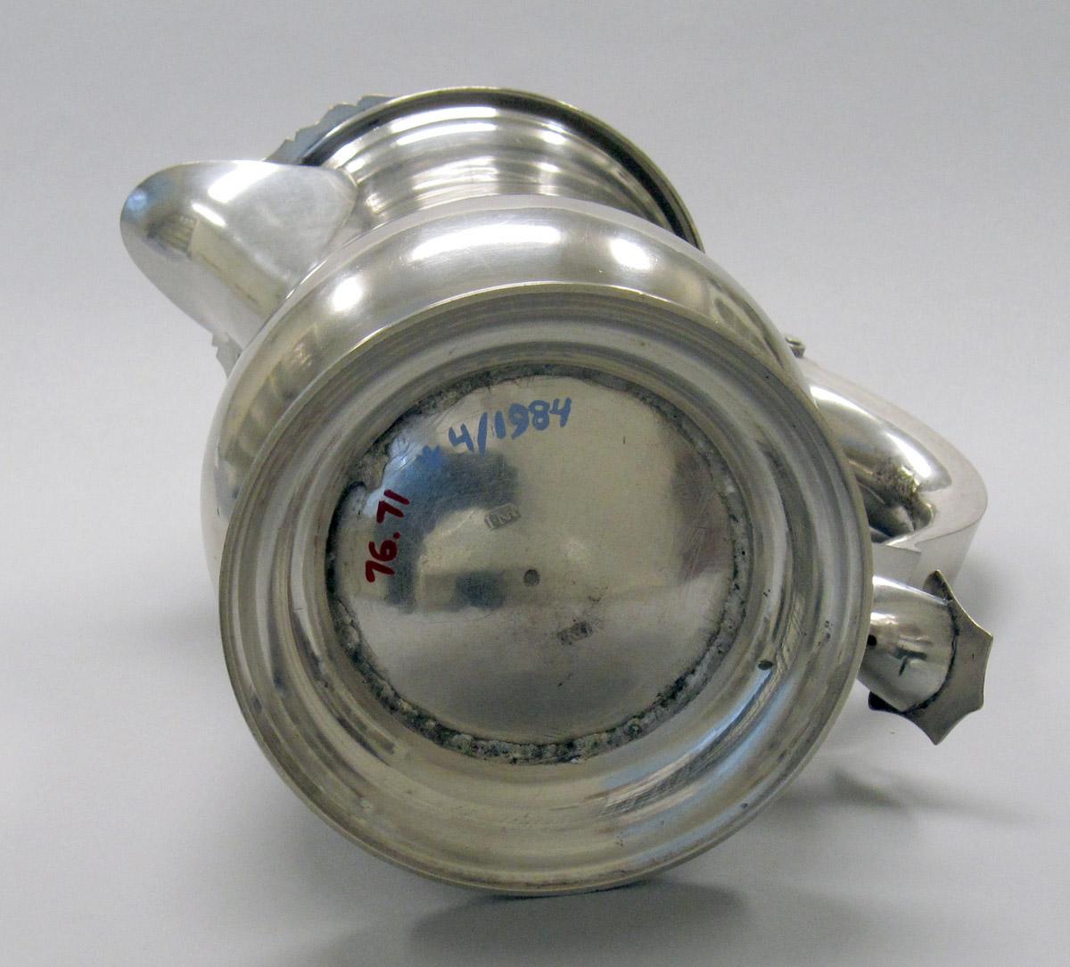 1976.0071 Silver Tankard underside