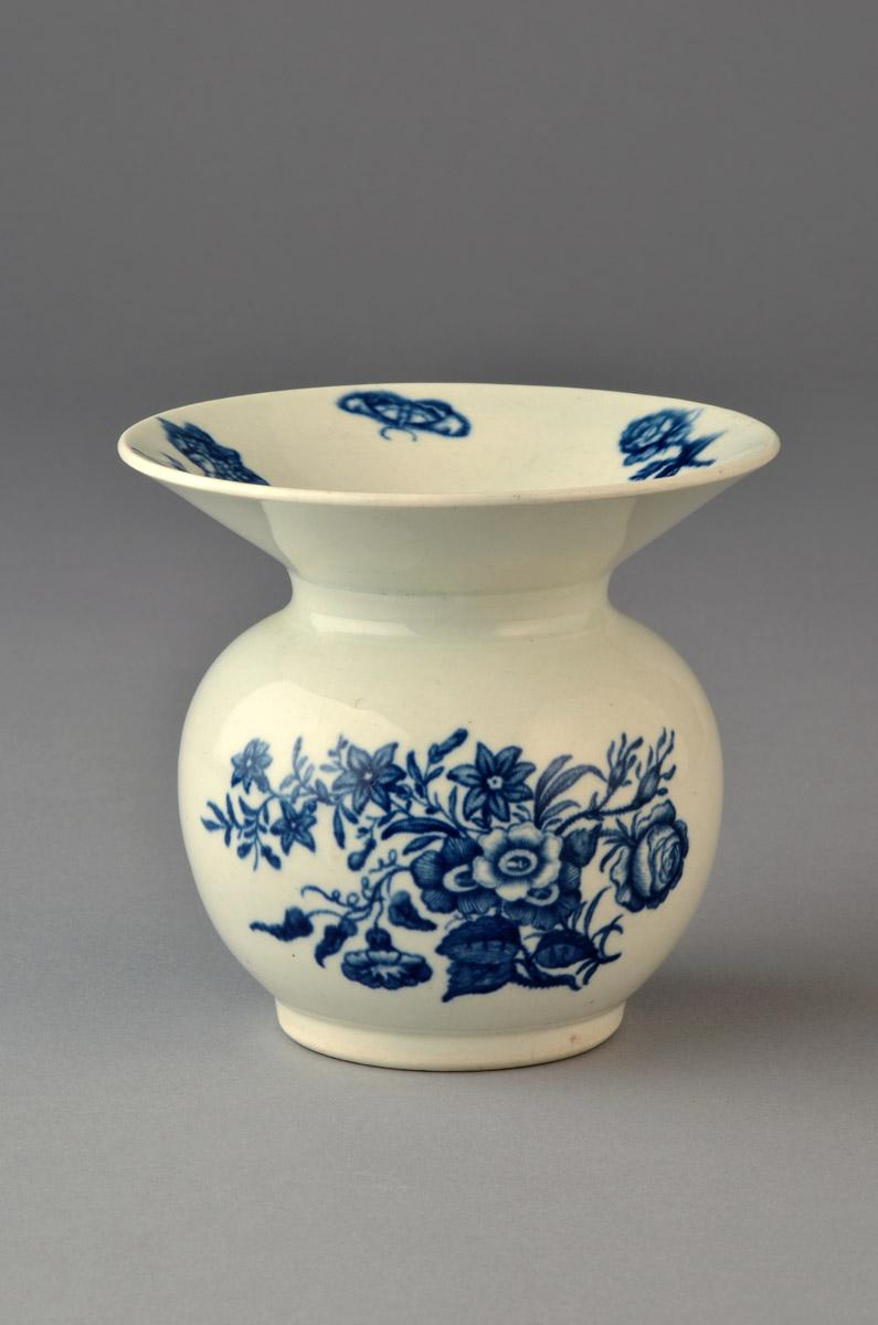 1976.0081 Spittoon, view 1