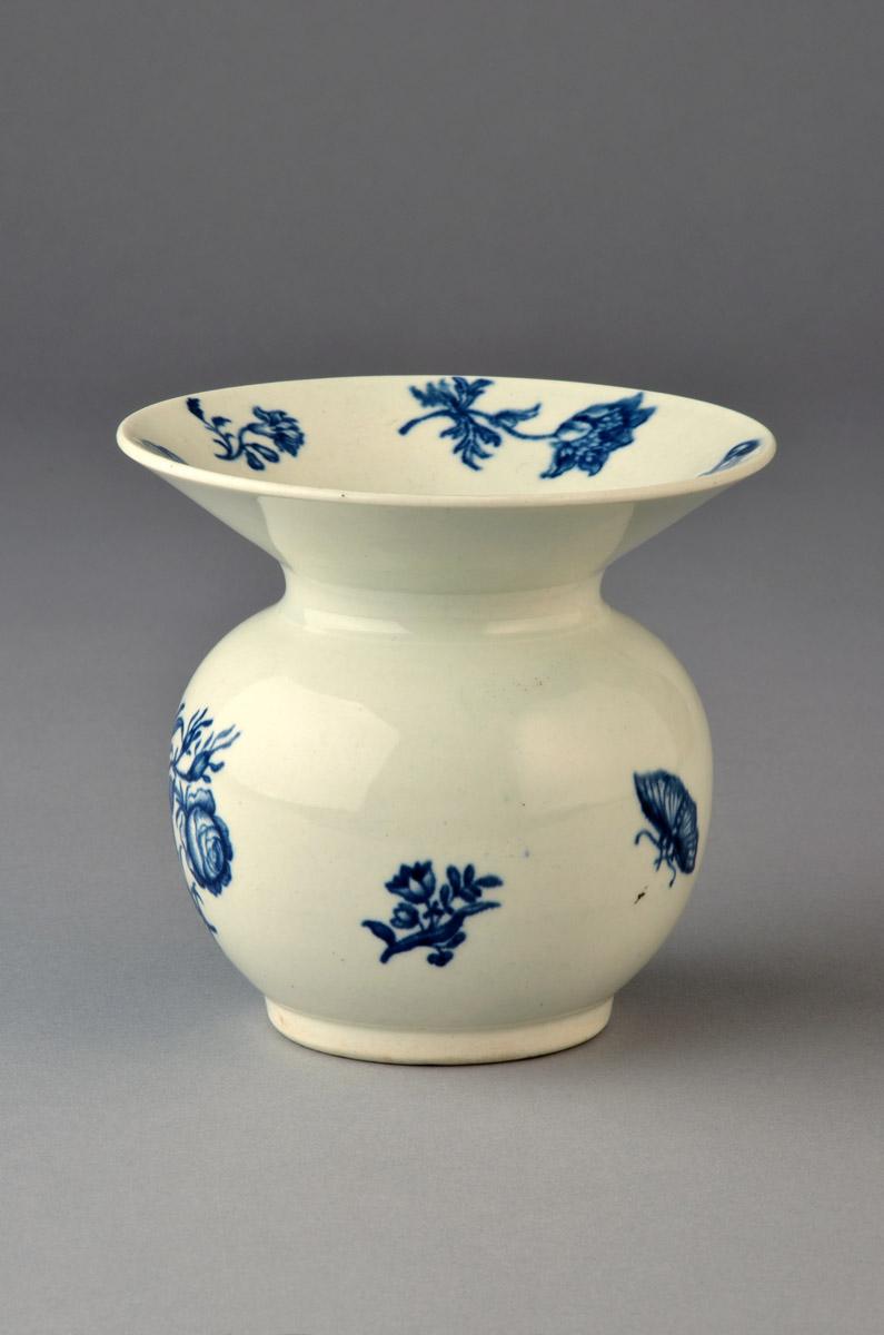 1976.0081 Spittoon, view 2