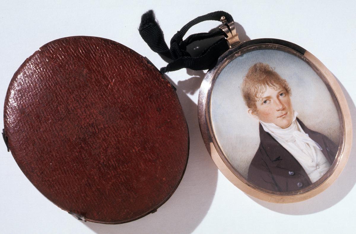 1976.0108 A-C Miniature, Frame and Case