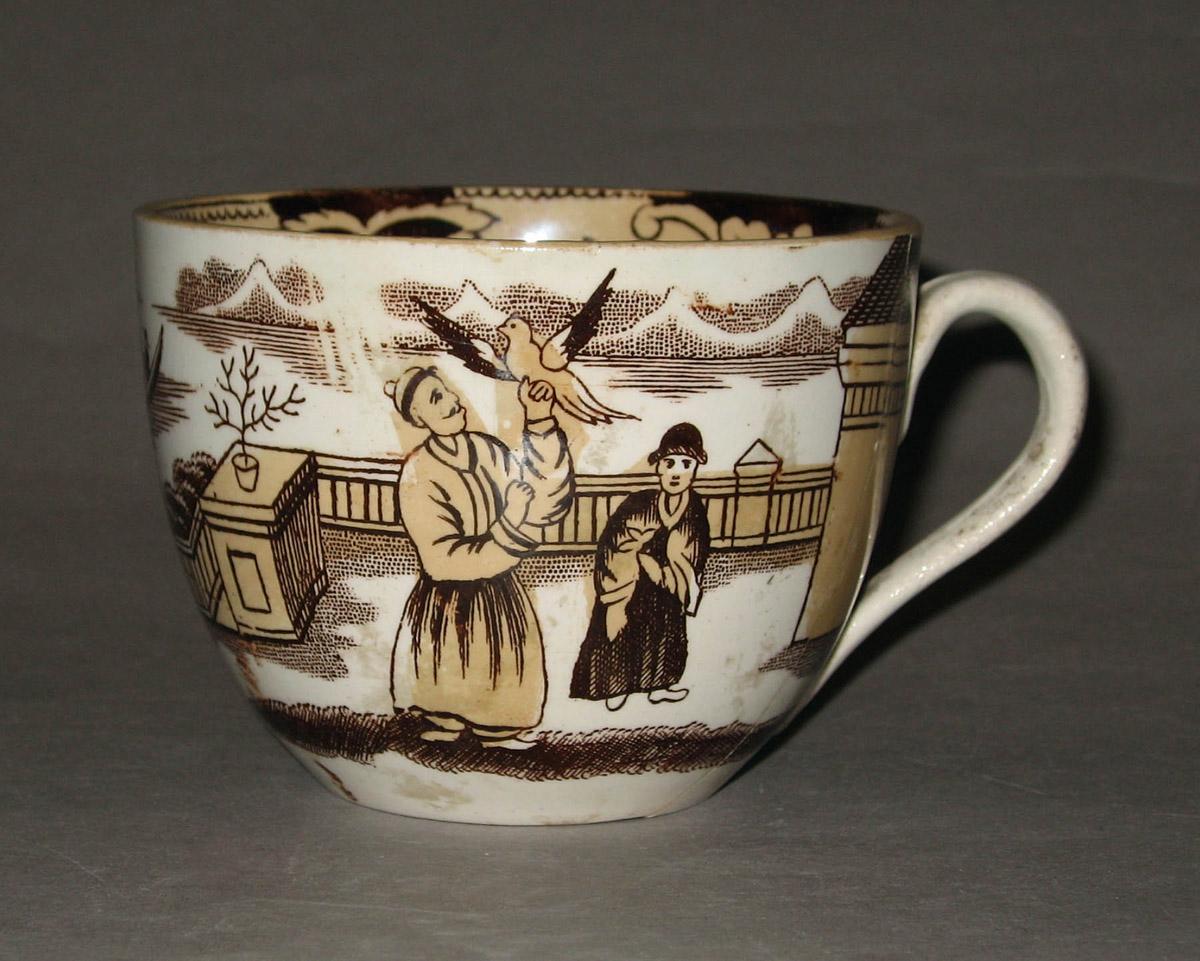 1976.0128 A Earthenware teacup