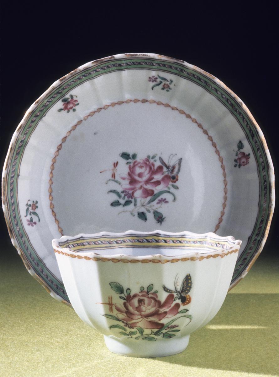 1976.0137 A, B Cup and Saucer 2